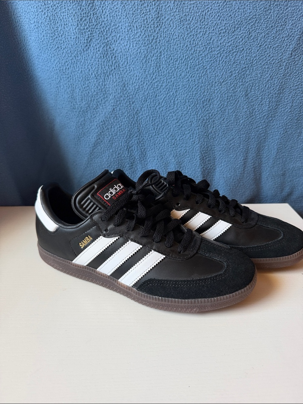 adidas women’s size 7 Samba Sneakers in Black and White